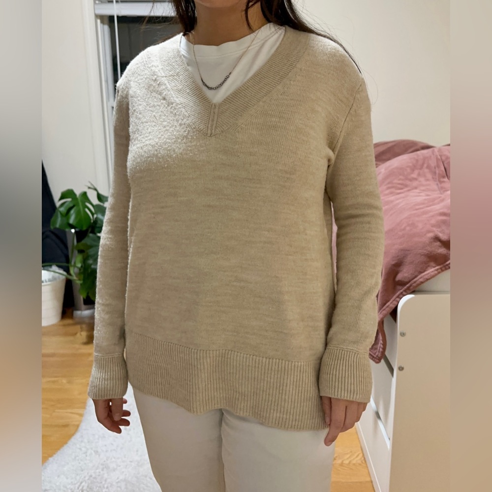 Banana Republic oatmeal sweater (XS)